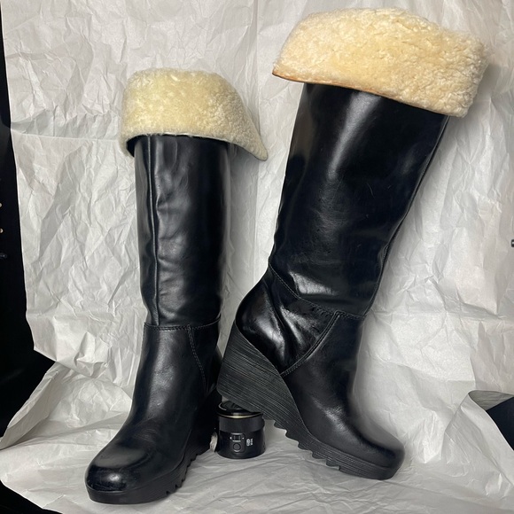 Preloved MICHAEL Michael Kors y2k leather sherpa trim wedge boots size 7.5 - Picture 1 of 17